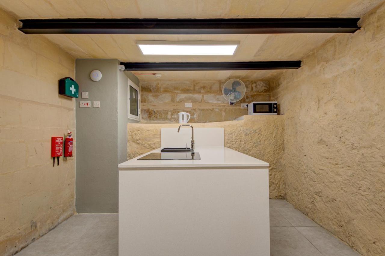 Private Rooms With Bathroom In La Valletta Esterno foto