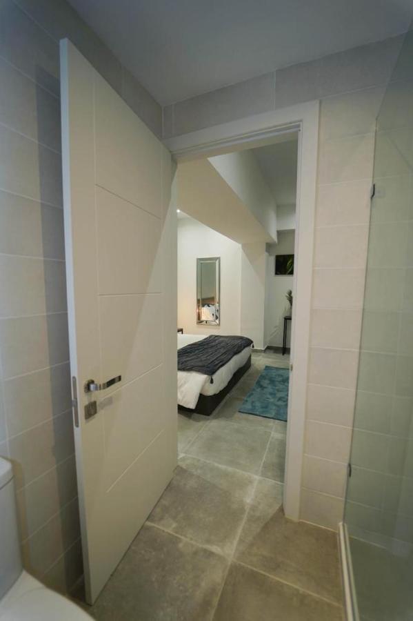 Private Rooms With Bathroom In La Valletta Esterno foto