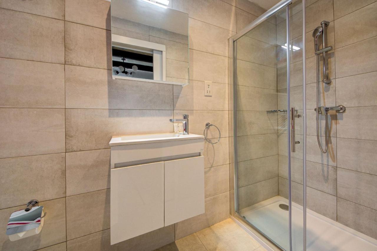 Private Rooms With Bathroom In La Valletta Esterno foto