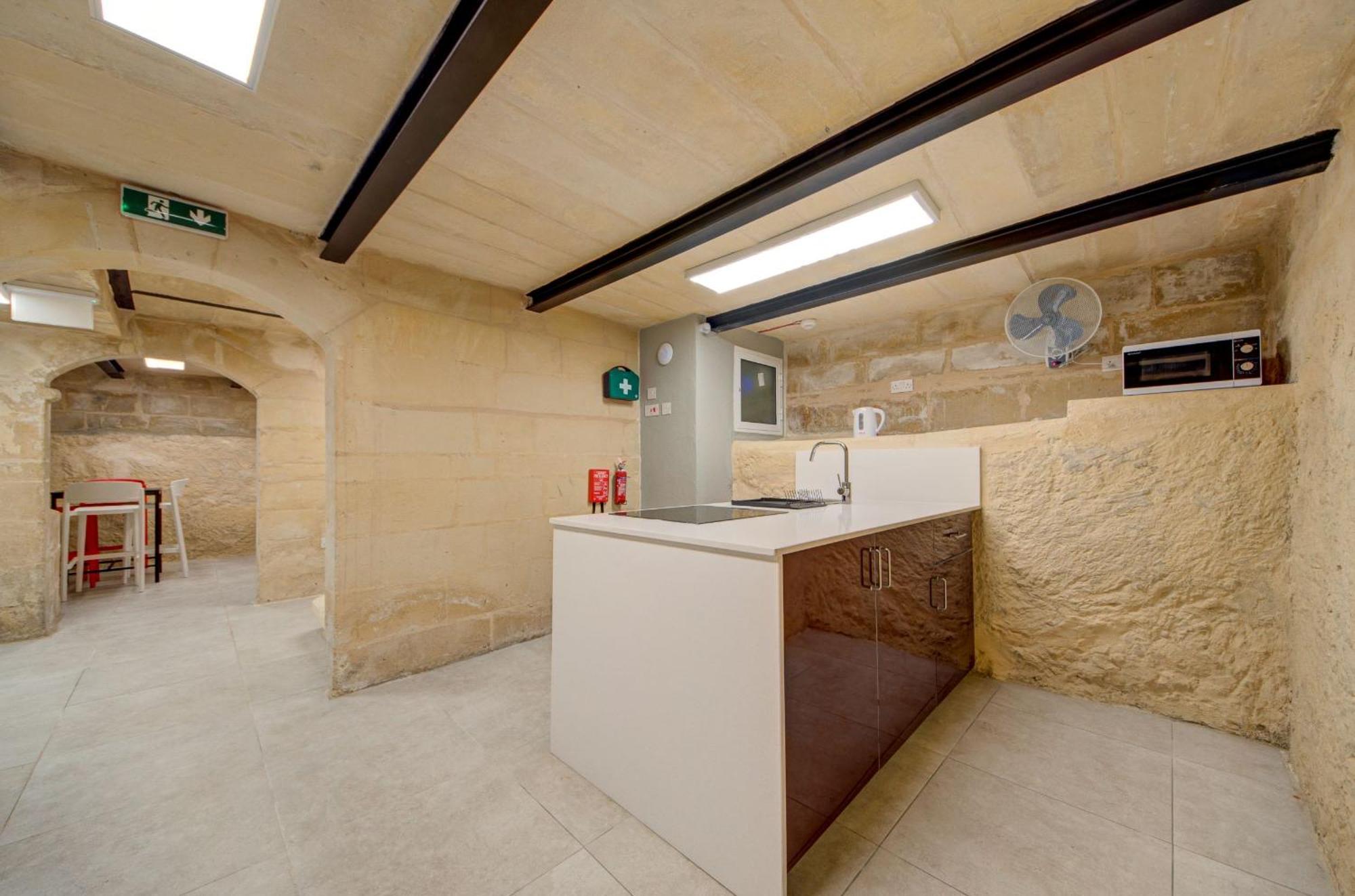 Private Rooms With Bathroom In La Valletta Esterno foto