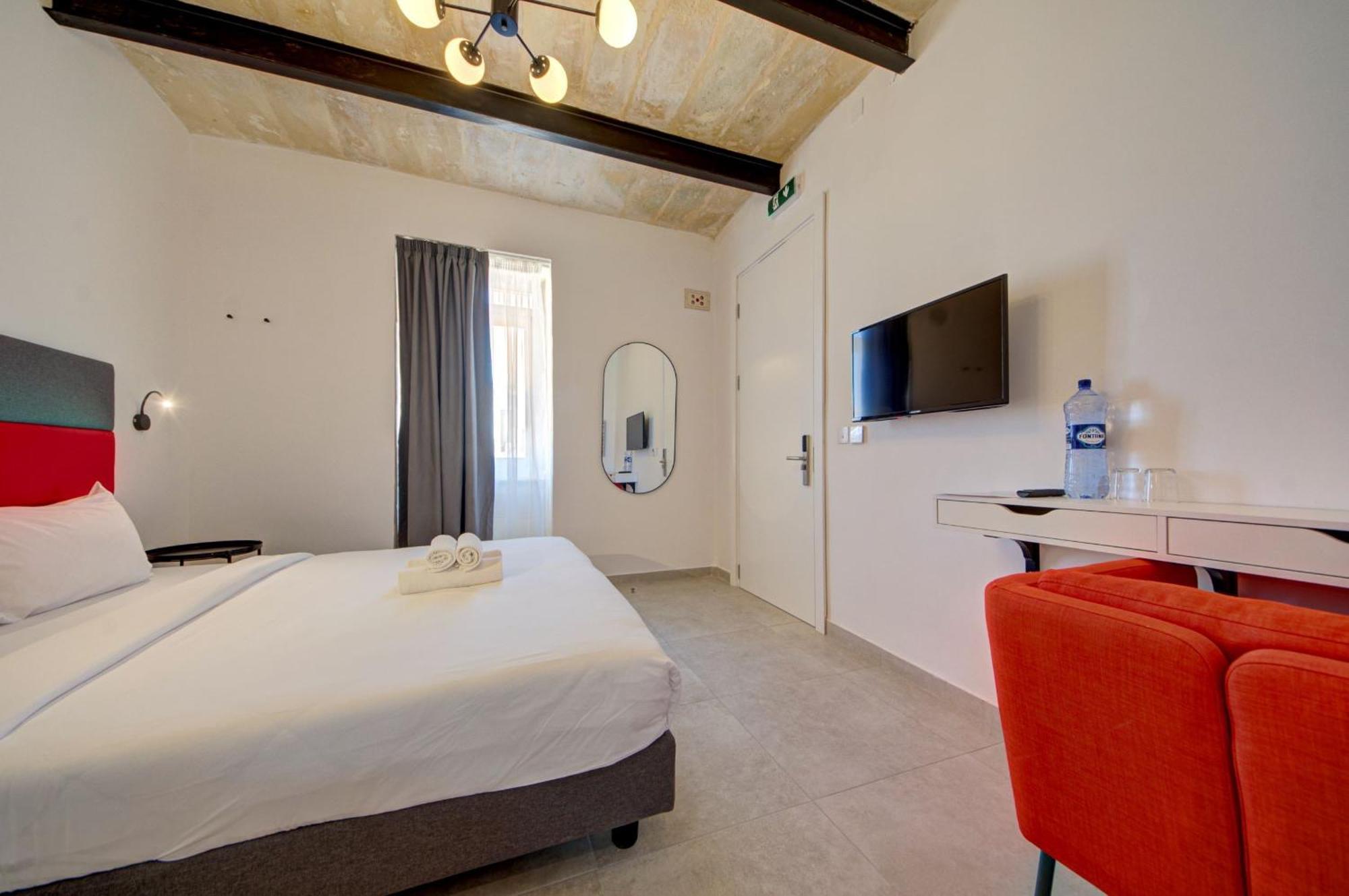 Private Rooms With Bathroom In La Valletta Esterno foto